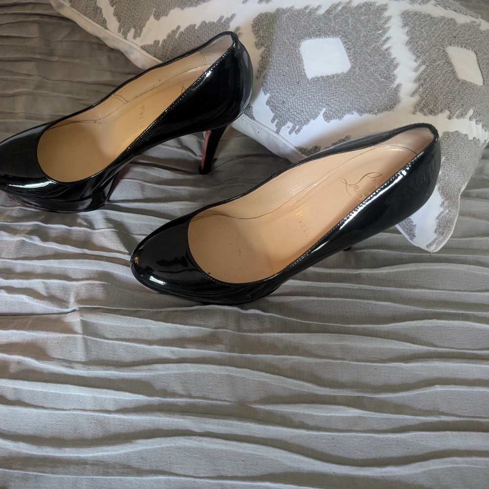 Elegant Black Patent Leather Pumps